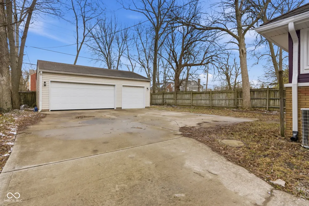 3825 Carrollton Avenue Indianapolis, IN 46205