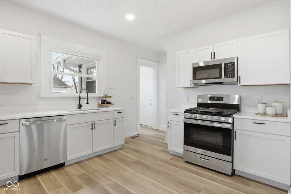 3825 Carrollton Avenue Indianapolis, IN 46205