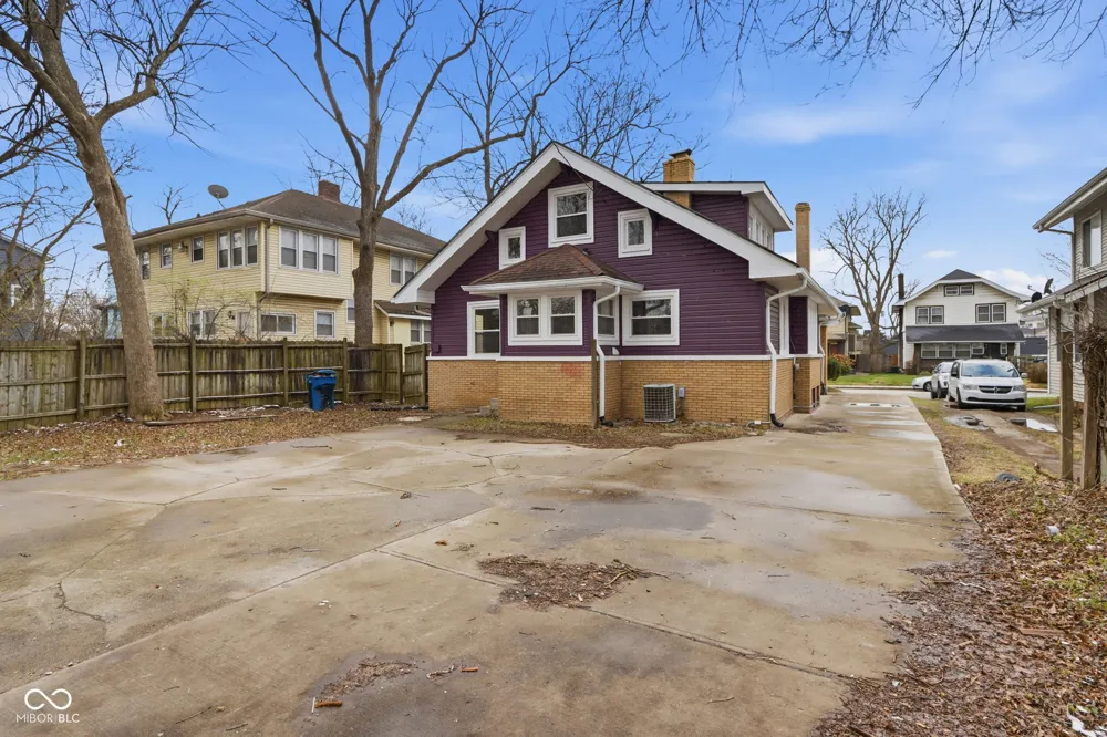 3825 Carrollton Avenue Indianapolis, IN 46205
