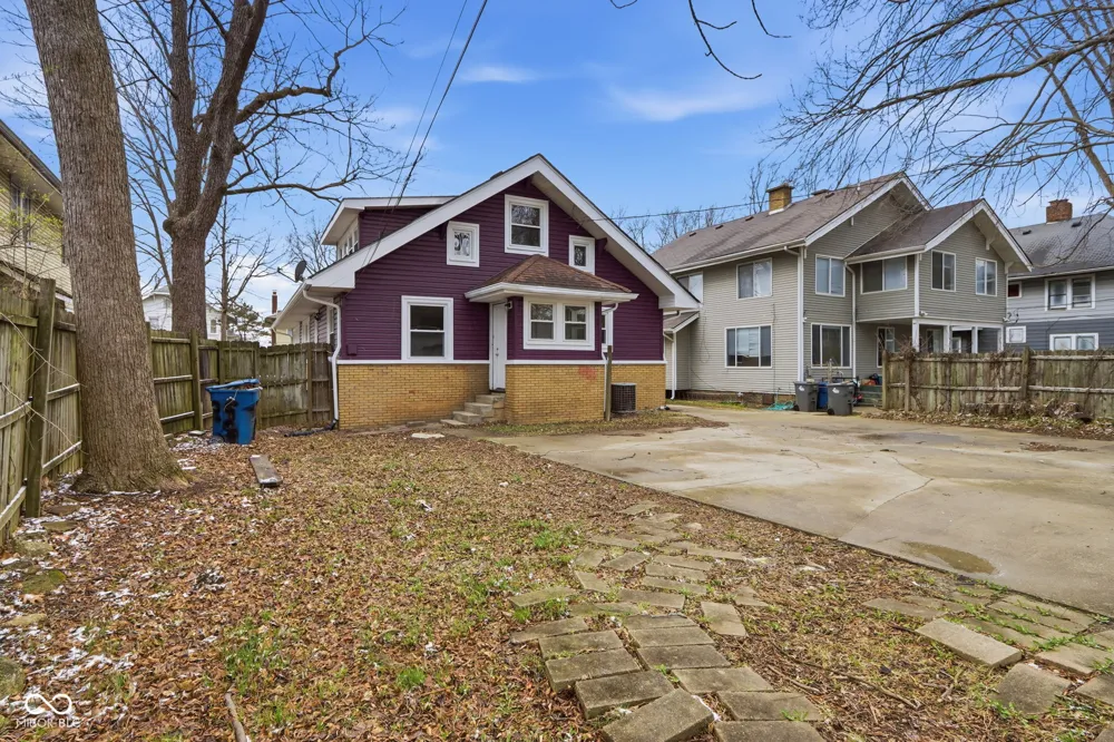 3825 Carrollton Avenue Indianapolis, IN 46205