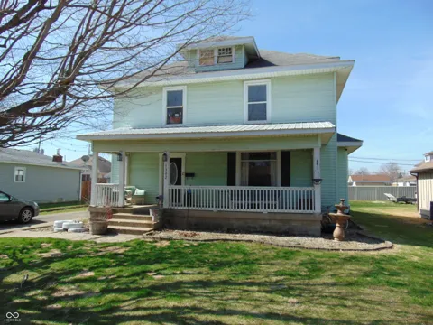 1302 S Prairie Street