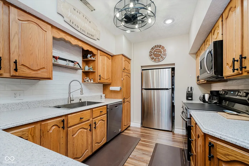 9135 E 256th Street Arcadia, IN 46030