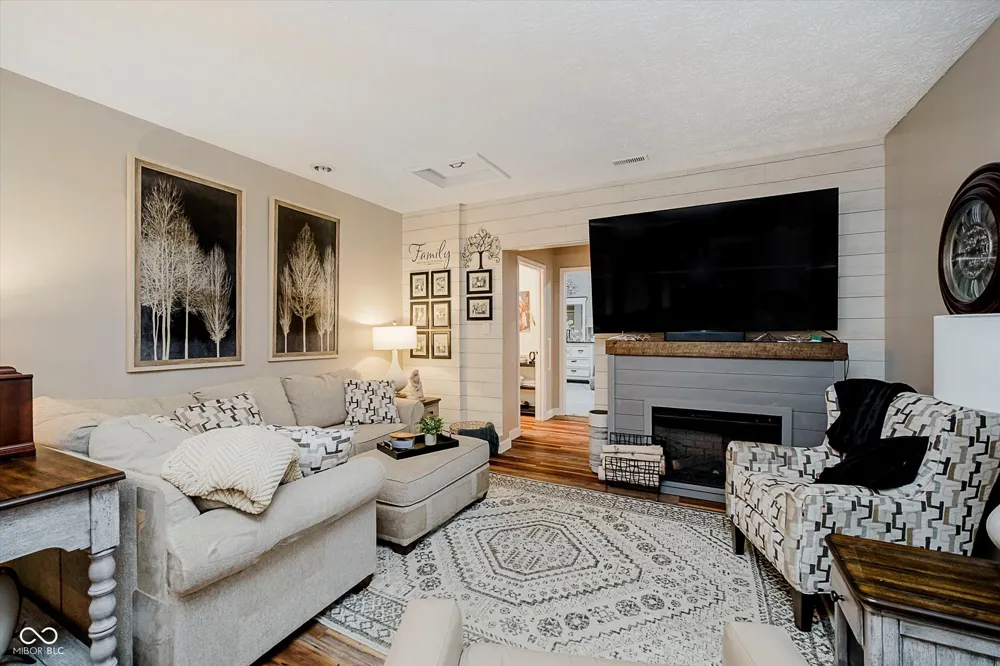 9135 E 256th Street Arcadia, IN 46030