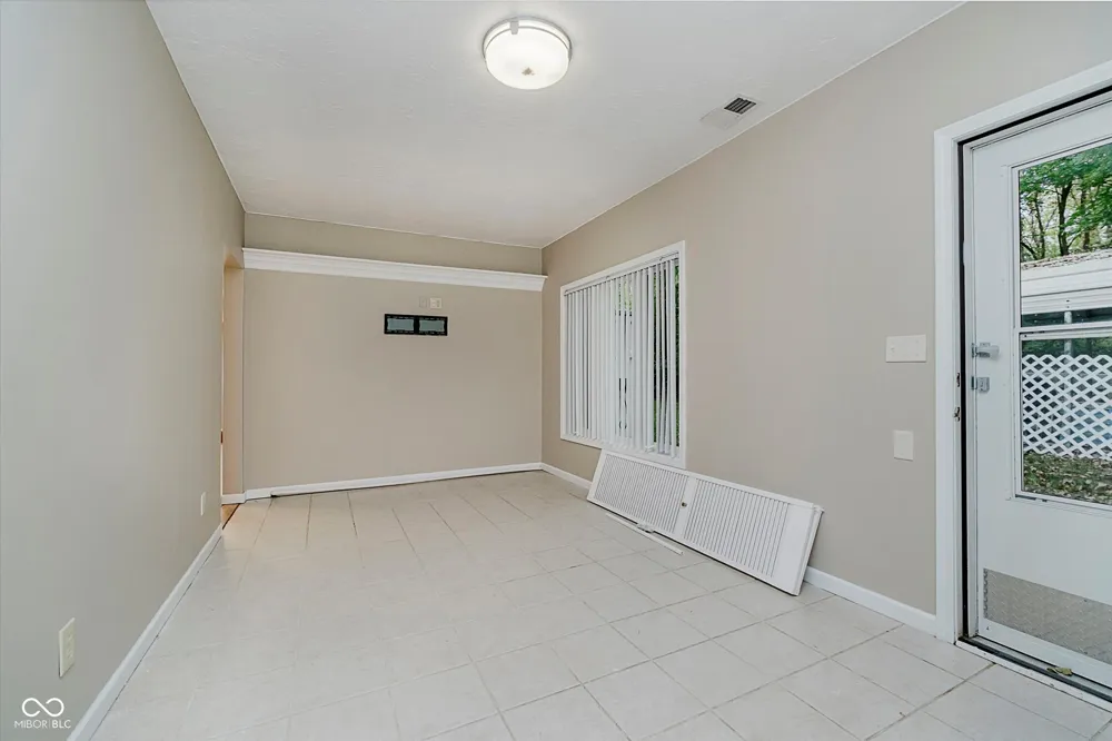 9135 E 256th Street Arcadia, IN 46030
