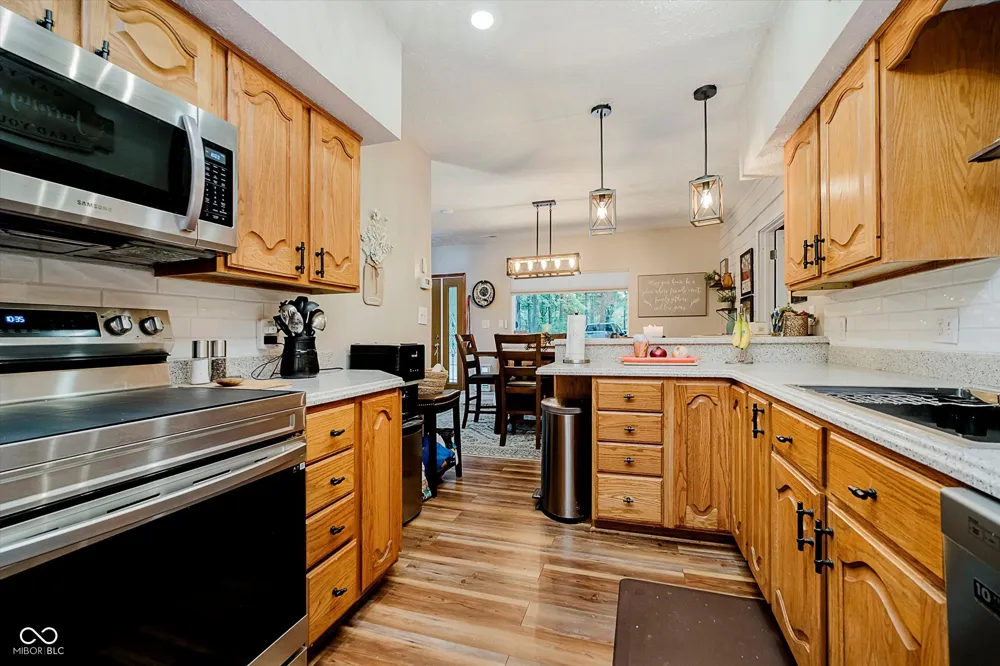 9135 E 256th Street Arcadia, IN 46030