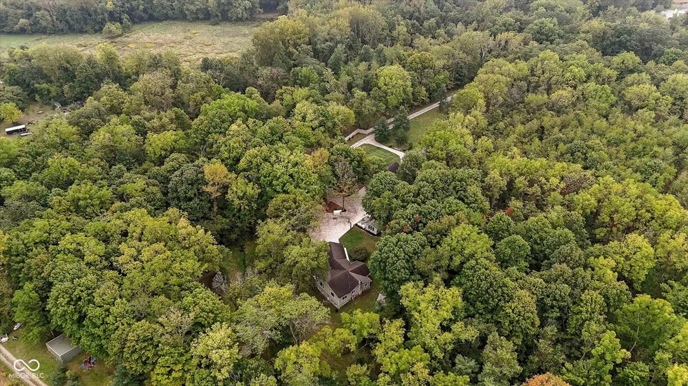 9135 E 256th Street Arcadia, IN 46030