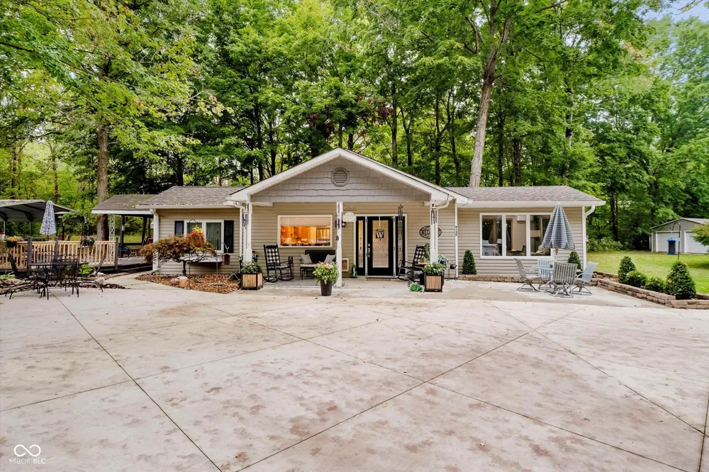9135 E 256th Street Arcadia, IN 46030