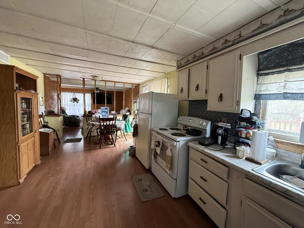 10074 400 W Carthage, IN 46115