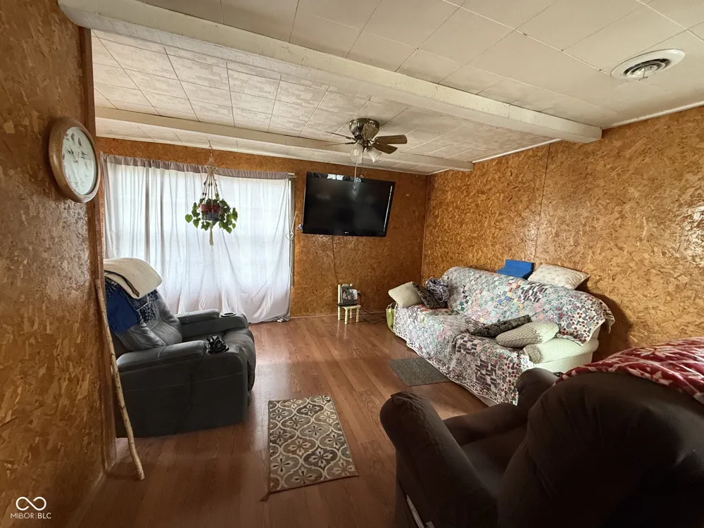 10074 400 W Carthage, IN 46115