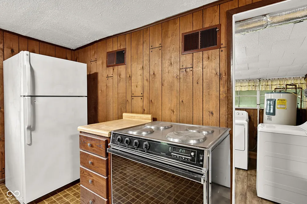 9771 County Road 200 E Pittsboro, IN 46167