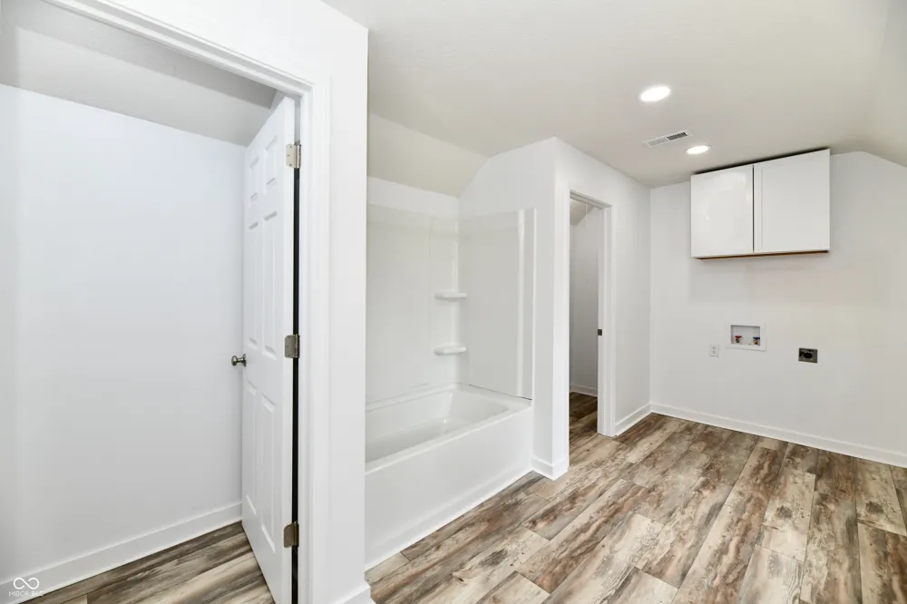 1926 Main Street Elwood, IN 46036