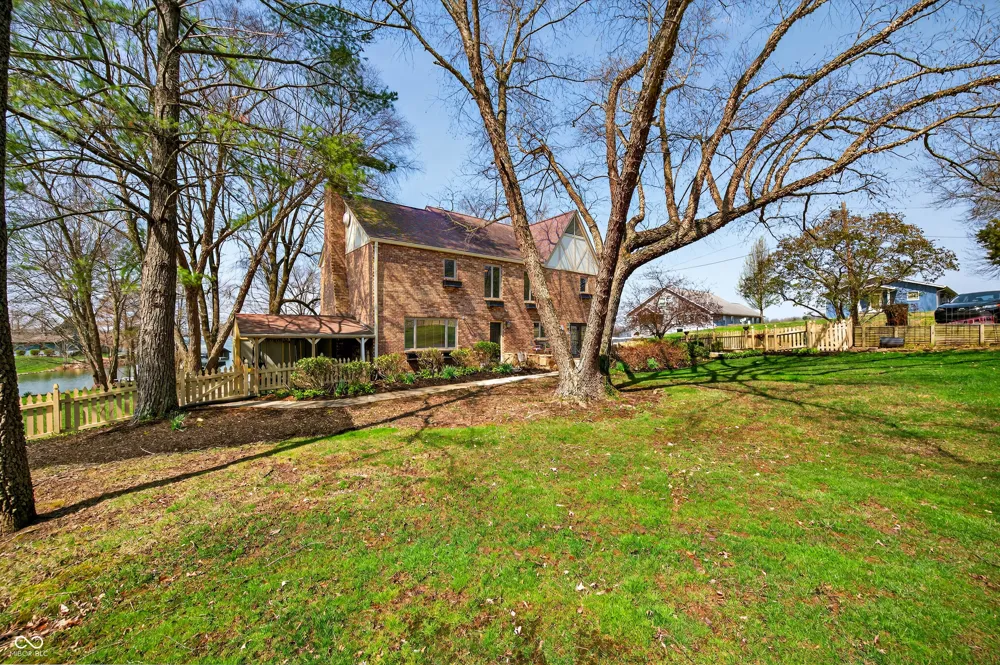 995 E Skyline Drive Brownstown, IN 47220