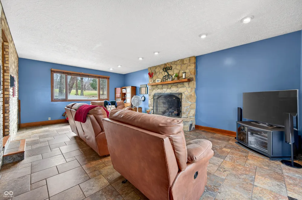 995 E Skyline Drive Brownstown, IN 47220