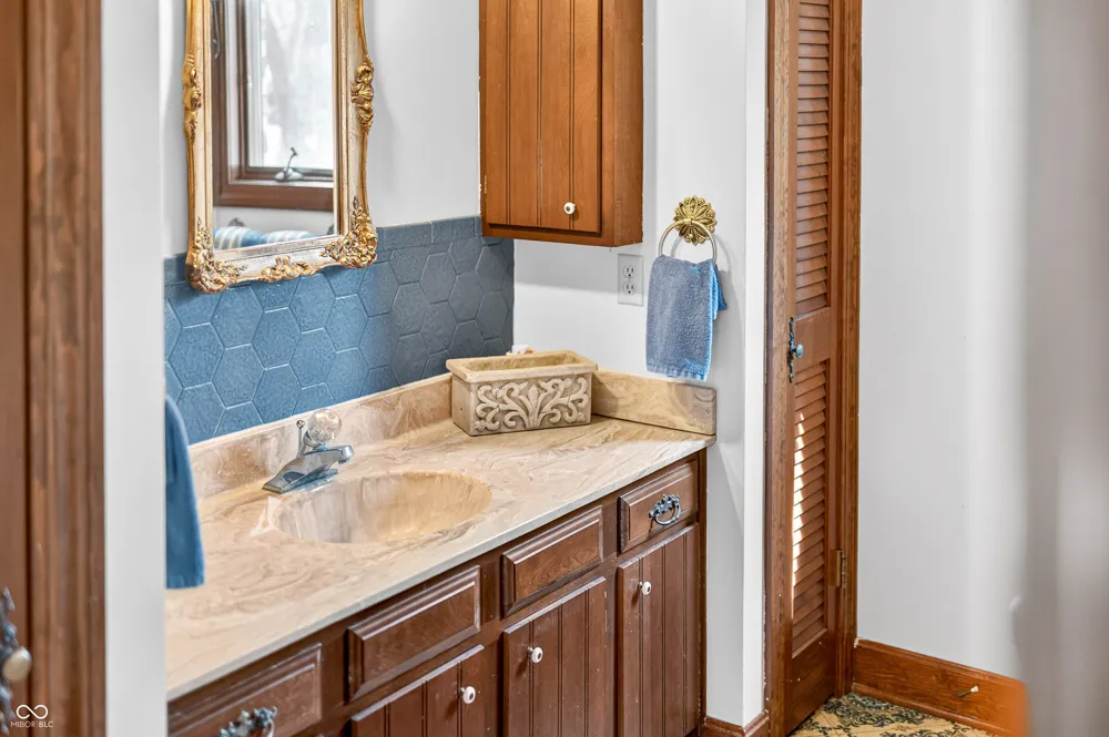 995 E Skyline Drive Brownstown, IN 47220