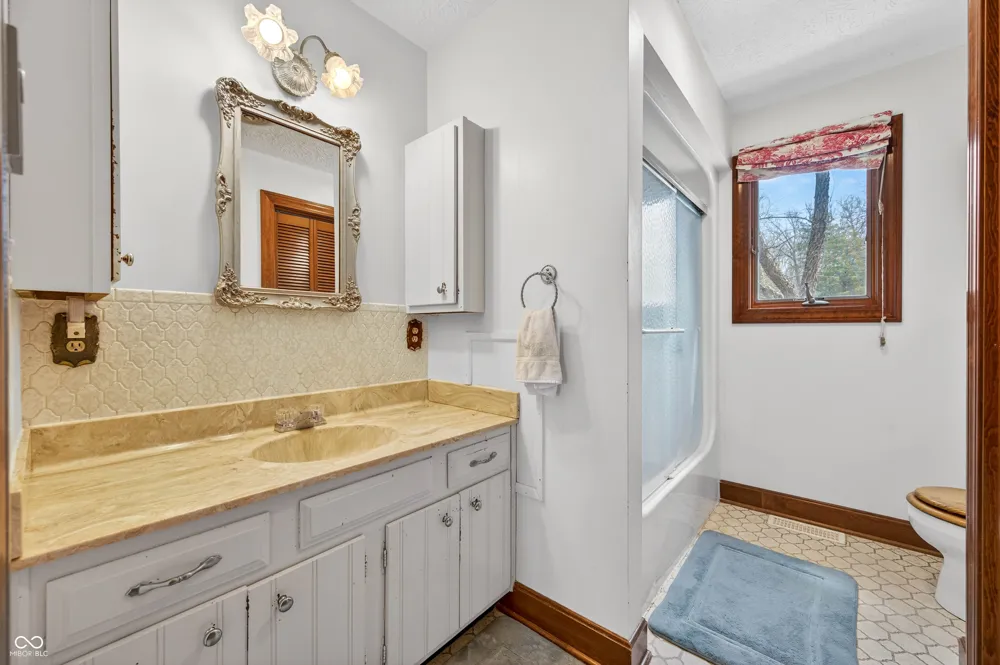 995 E Skyline Drive Brownstown, IN 47220