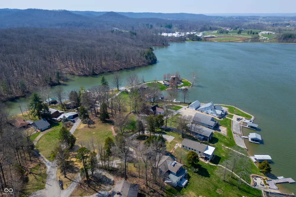 995 E Skyline Drive Brownstown, IN 47220
