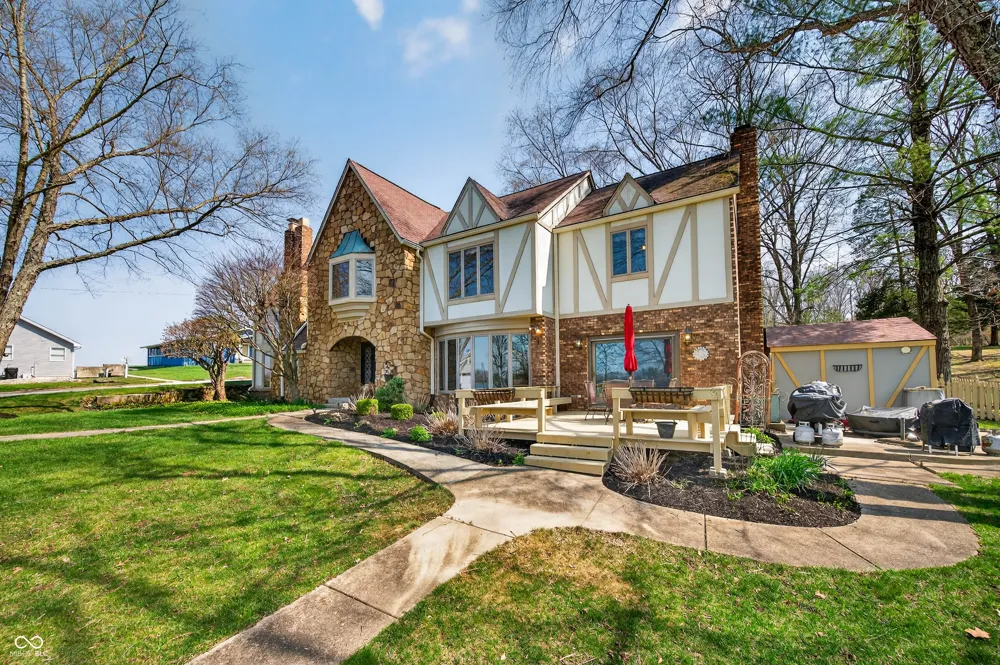 995 E Skyline Drive Brownstown, IN 47220