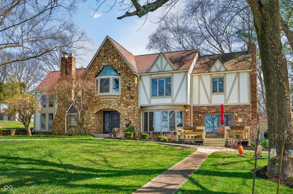995 E Skyline Drive Brownstown, IN 47220