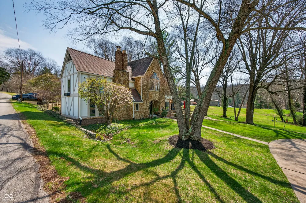 995 E Skyline Drive Brownstown, IN 47220