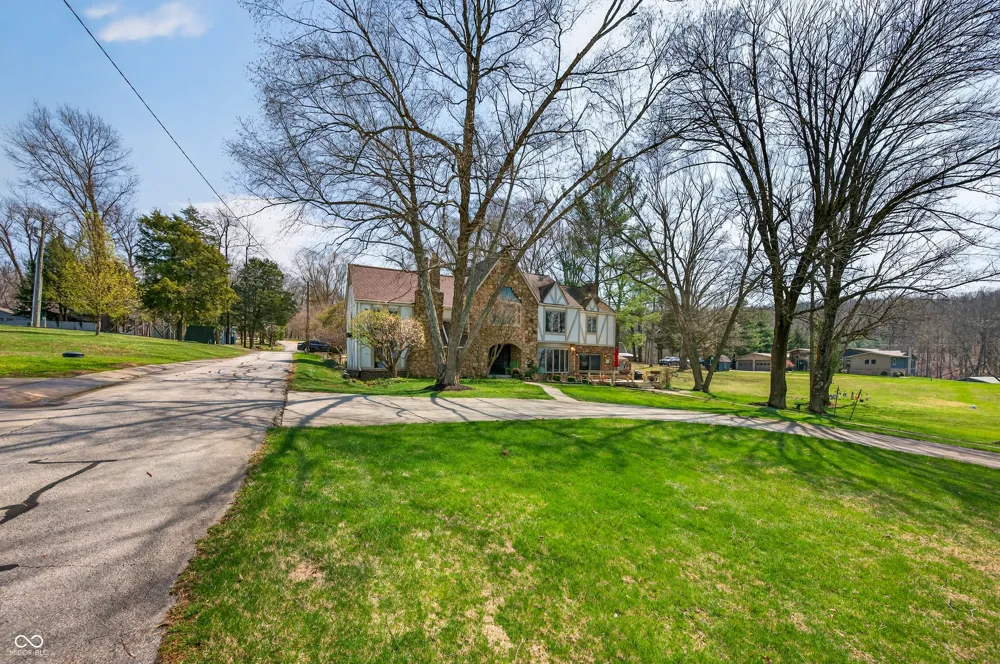 995 E Skyline Drive Brownstown, IN 47220