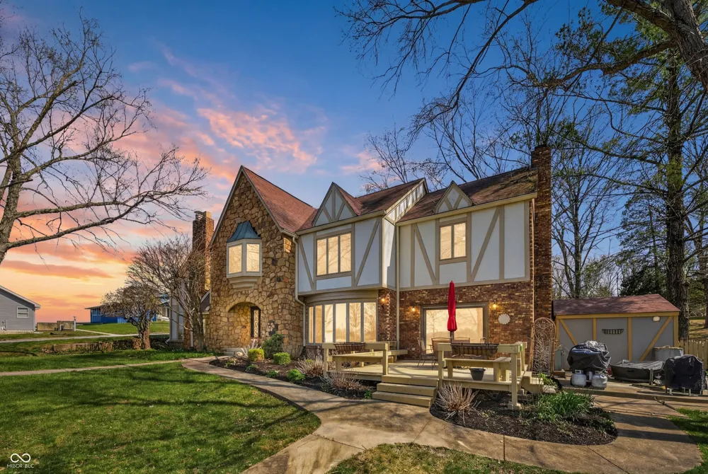 995 E Skyline Drive Brownstown, IN 47220