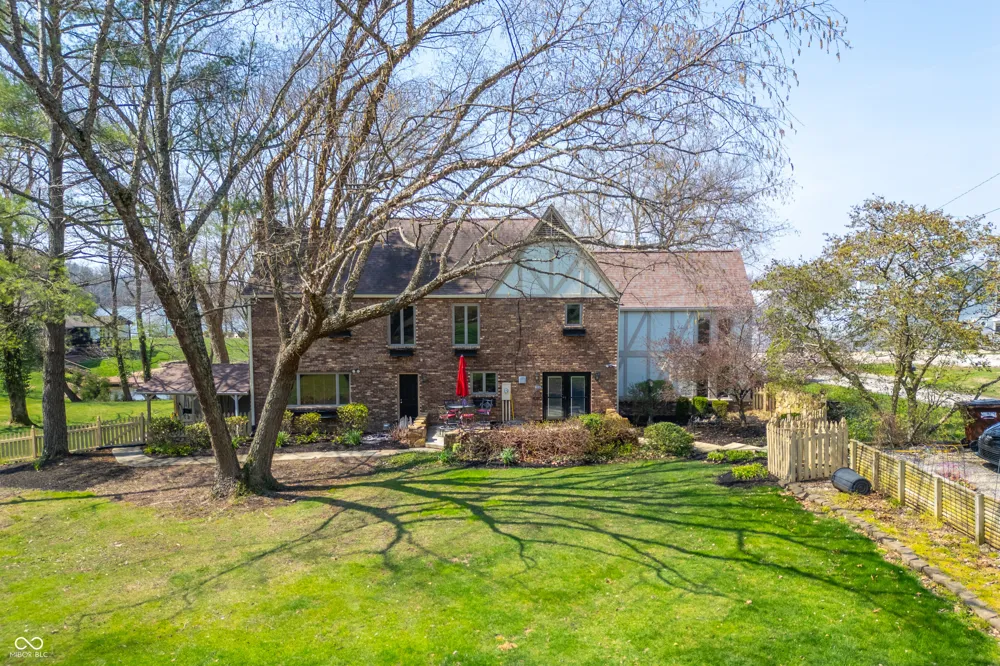 995 E Skyline Drive Brownstown, IN 47220