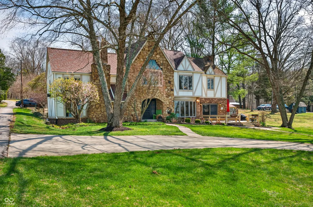 995 E Skyline Drive Brownstown, IN 47220