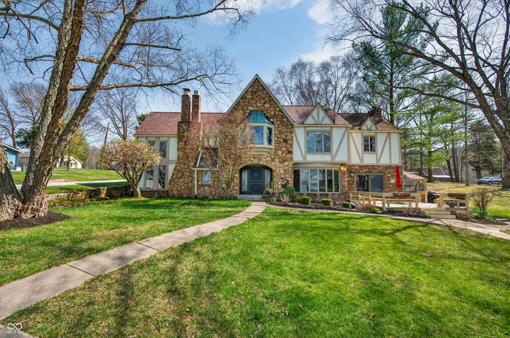 995 E Skyline Drive Brownstown, IN 47220