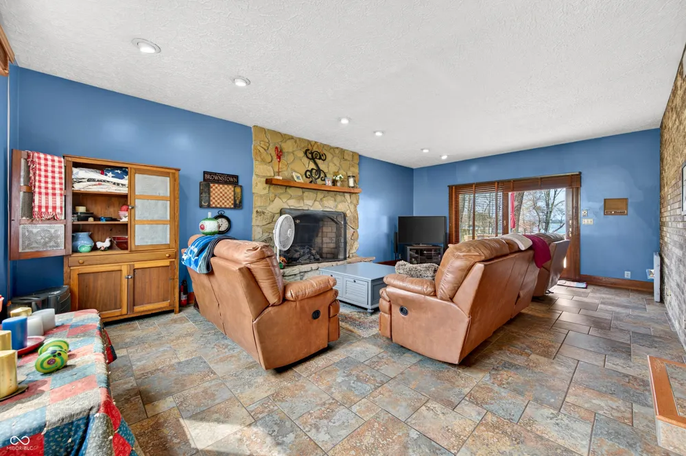 995 E Skyline Drive Brownstown, IN 47220