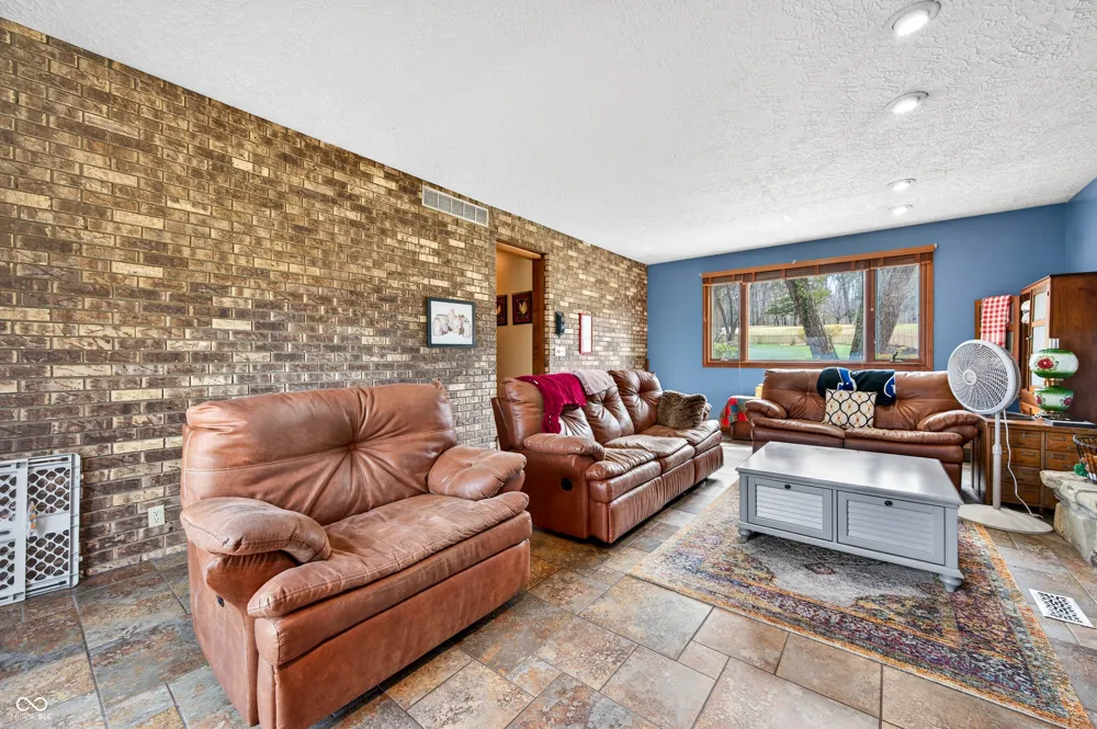 995 E Skyline Drive Brownstown, IN 47220