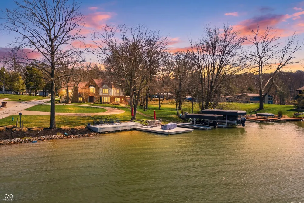 995 E Skyline Drive Brownstown, IN 47220