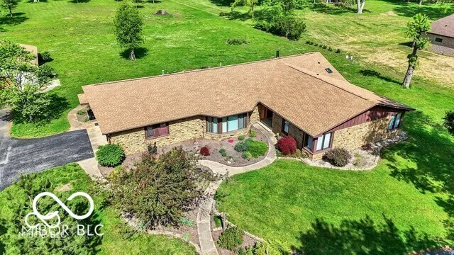 5272 Graham Road Whiteland, IN 46184