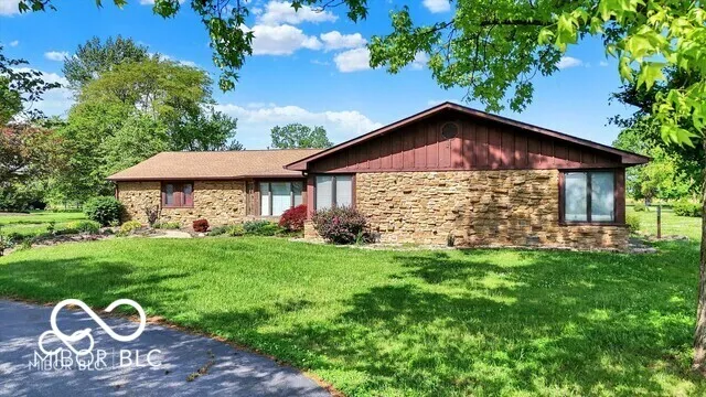 5272 Graham Road Whiteland, IN 46184