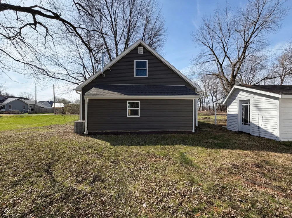 740 1/2 Main Street Tipton, IN 46072