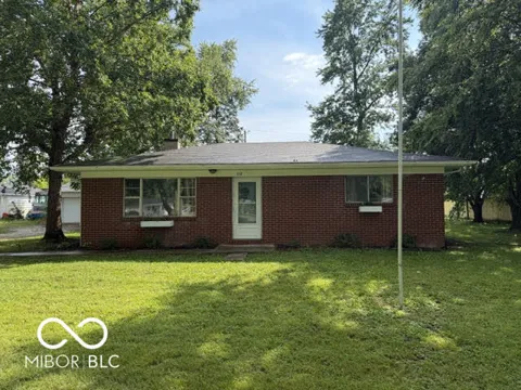 1517 W Us Highway 136