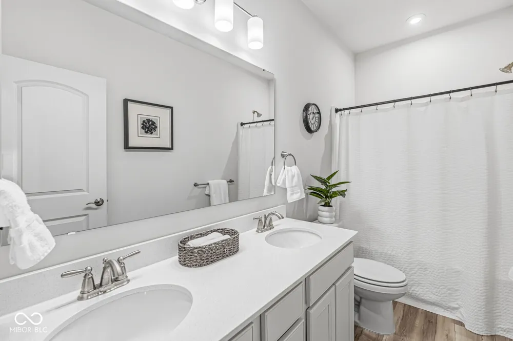 3267 Morab Drive Zionsville, IN 46077