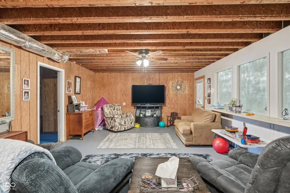 850 W County Road 1000 Roachdale, IN 46172