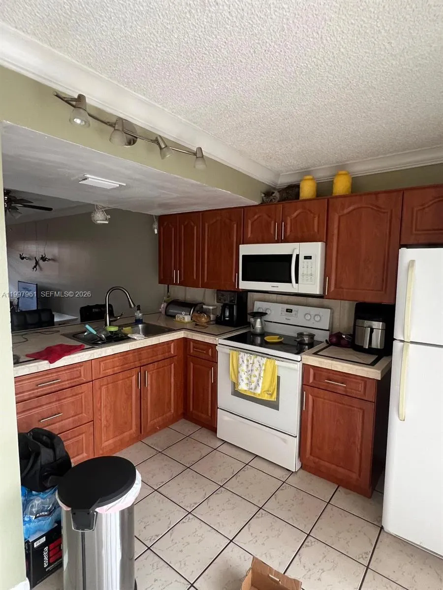 1298 W 51st Pl #D-29 Hialeah, FL 33012
