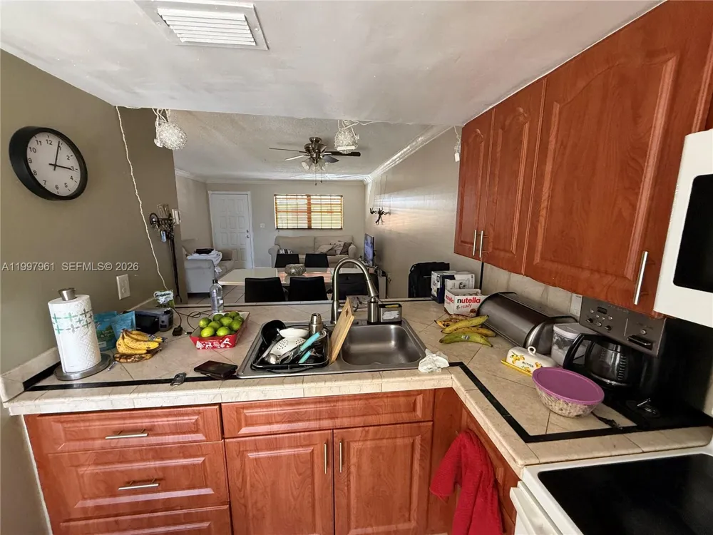 1298 W 51st Pl #D-29 Hialeah, FL 33012