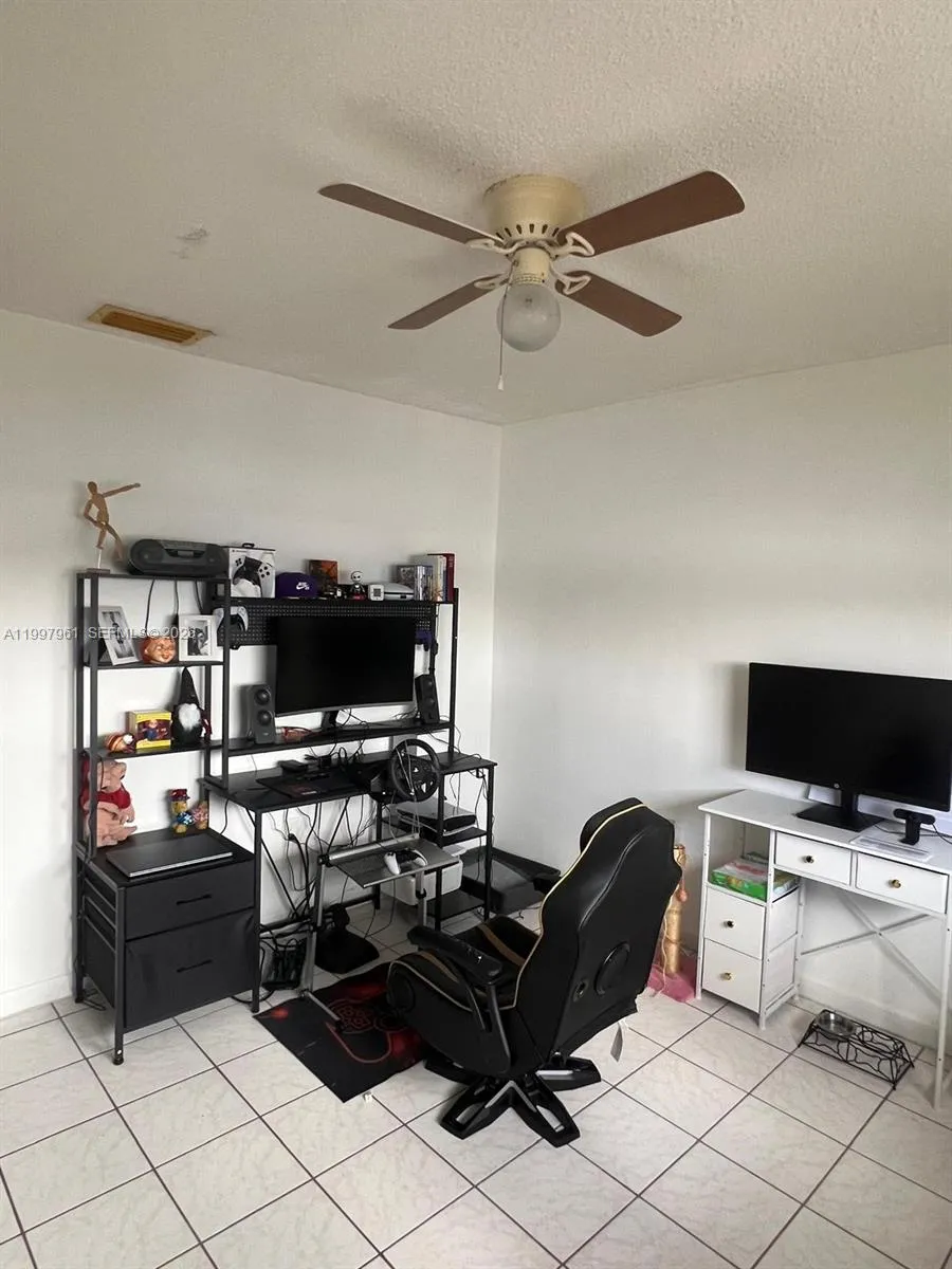 1298 W 51st Pl #D-29 Hialeah, FL 33012
