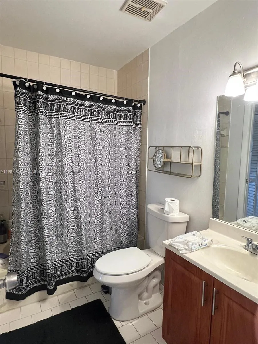 1298 W 51st Pl #D-29 Hialeah, FL 33012