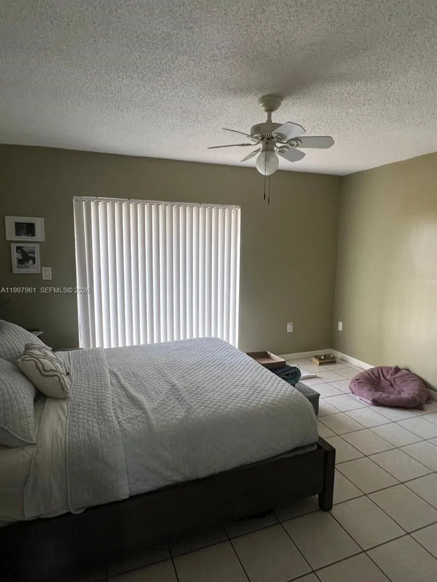 1298 W 51st Pl #D-29 Hialeah, FL 33012