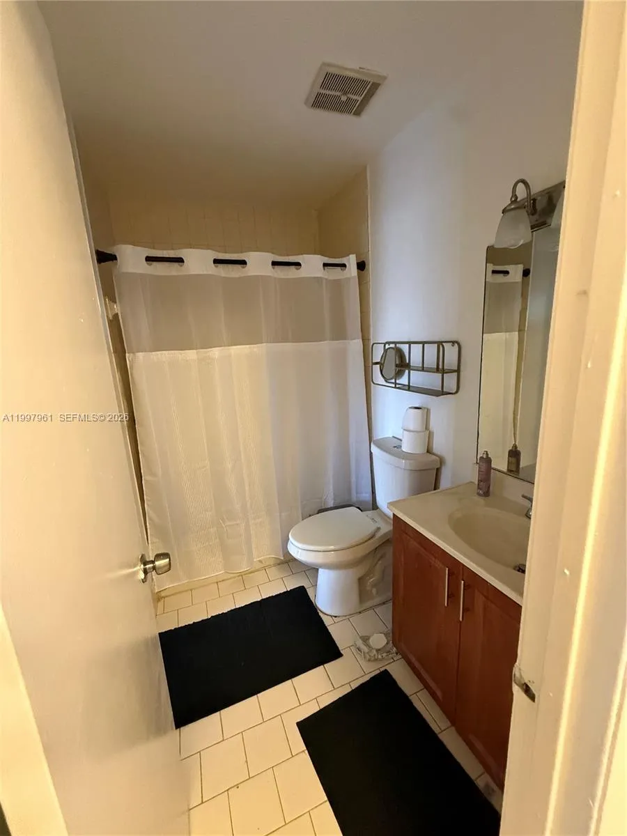 1298 W 51st Pl #D-29 Hialeah, FL 33012