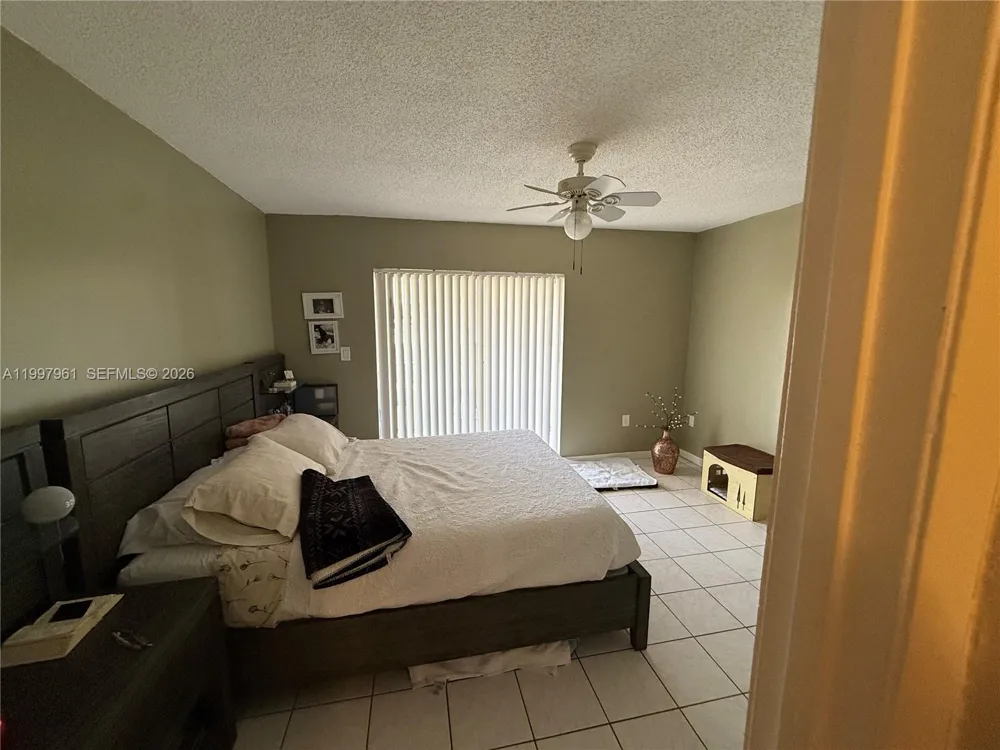 1298 W 51st Pl #D-29 Hialeah, FL 33012