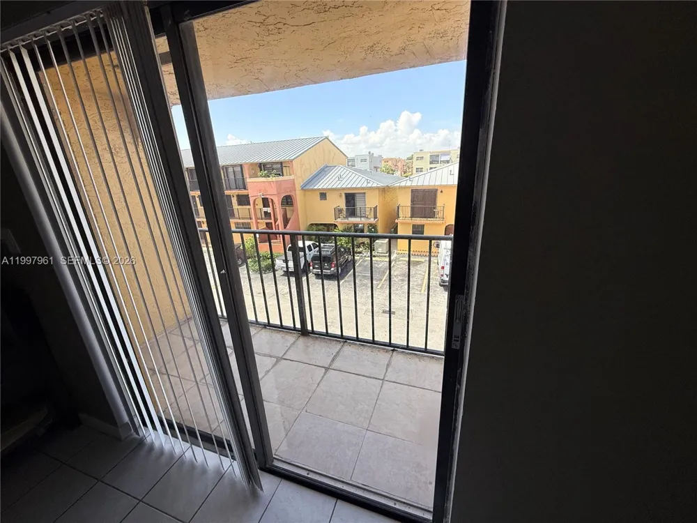 1298 W 51st Pl #D-29 Hialeah, FL 33012