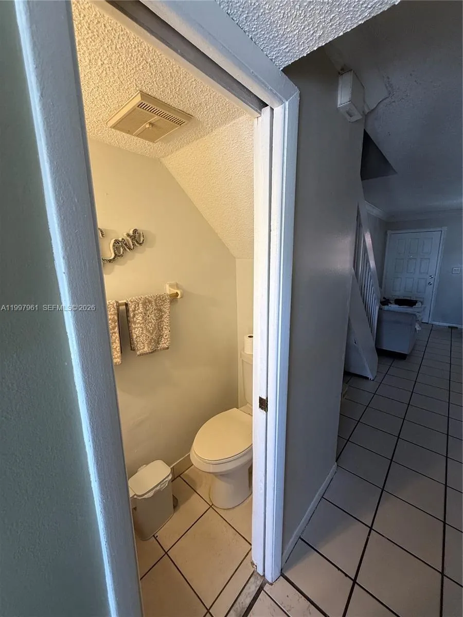 1298 W 51st Pl #D-29 Hialeah, FL 33012