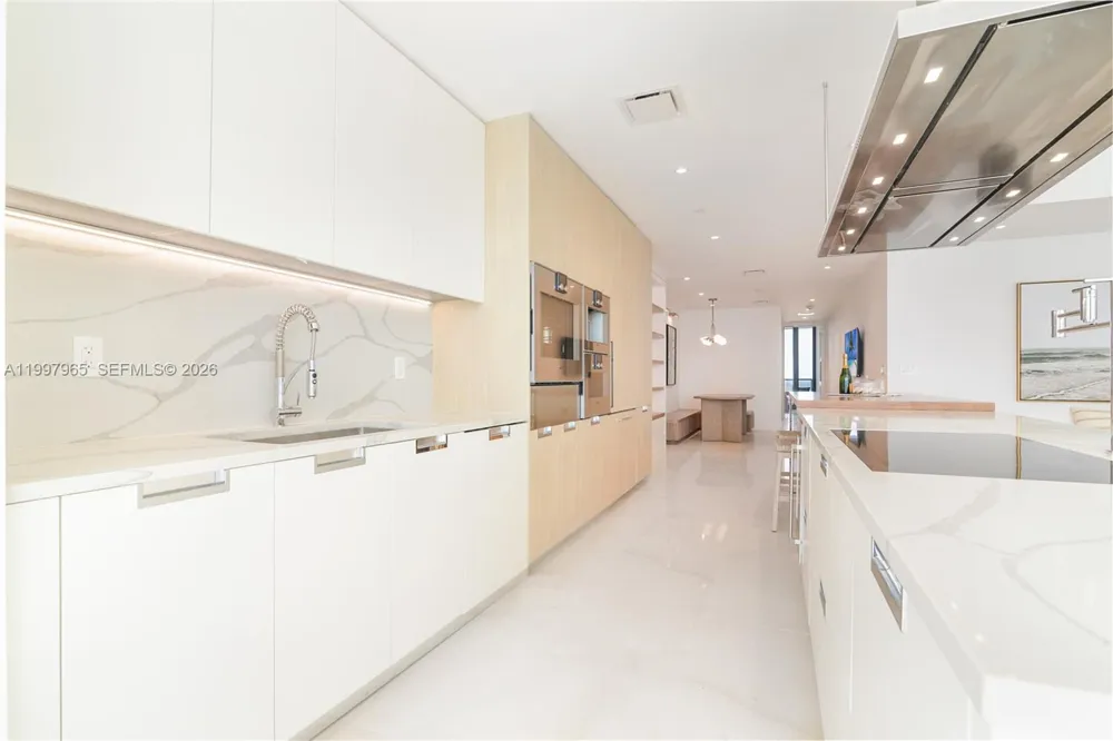 15701 Collins Ave #2302 Sunny Isles Beach, FL 33160