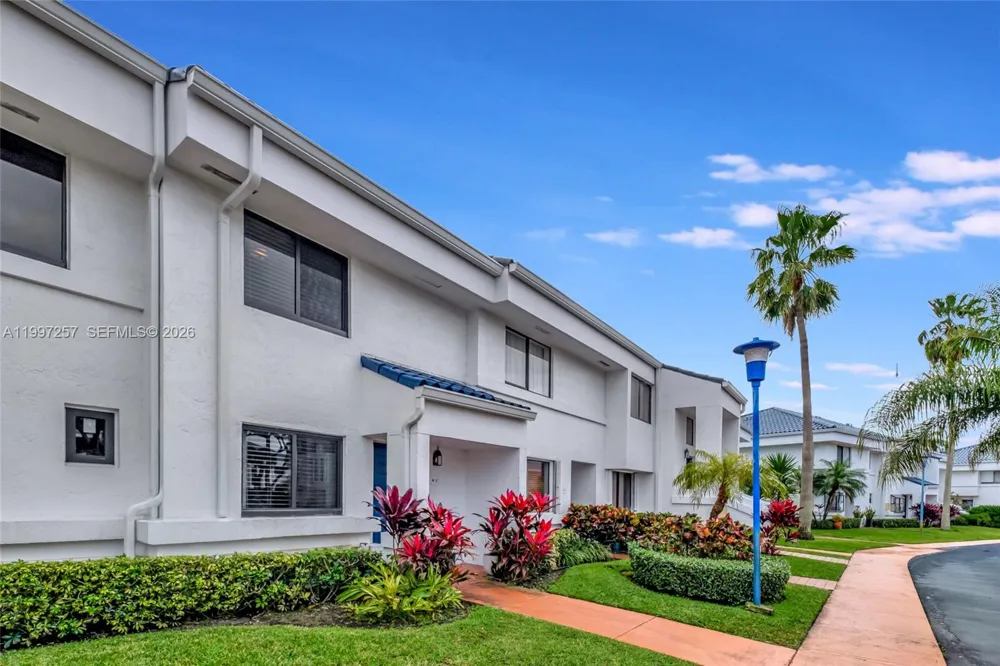 21300 San Simeon Way #K2 Miami, FL 33179