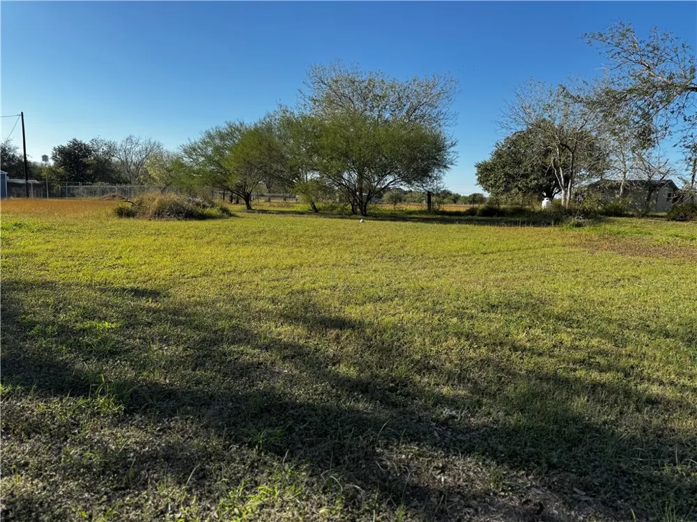 2899 Third Road Beeville, TX 78102