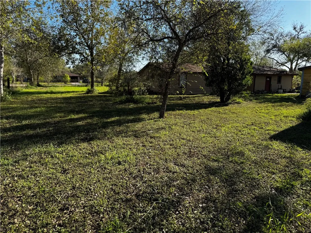 2899 Third Road Beeville, TX 78102